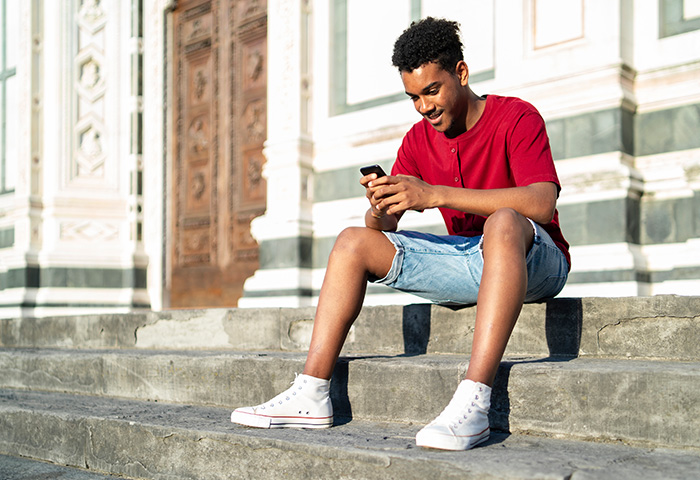 Men wearing white high top clearance converse